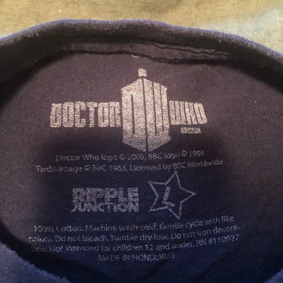 Doctor Who Tshirt - Picture 3 of 4
